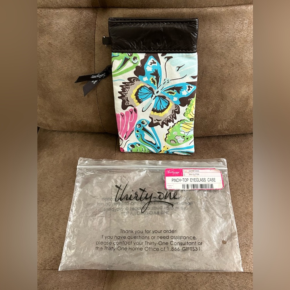 Thirty One Flutter Butterfly Print Pinch Top Eyeglass Case